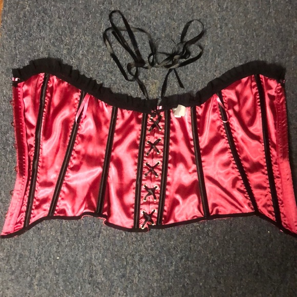 Corset - Picture 3 of 4